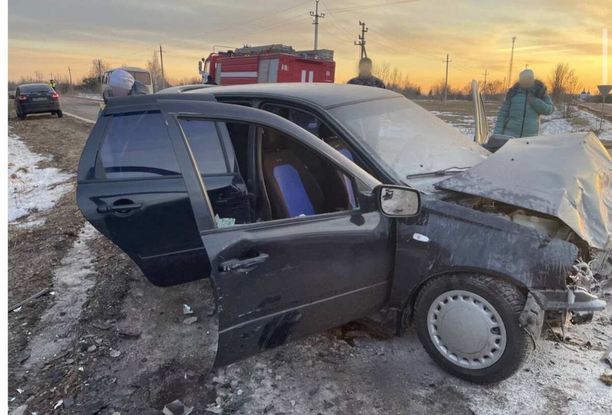 Иномарка не пропустила отечественный автомобиль в Воронежской области, есть  пострадавшие | Горком36 | Воронеж | Дзен