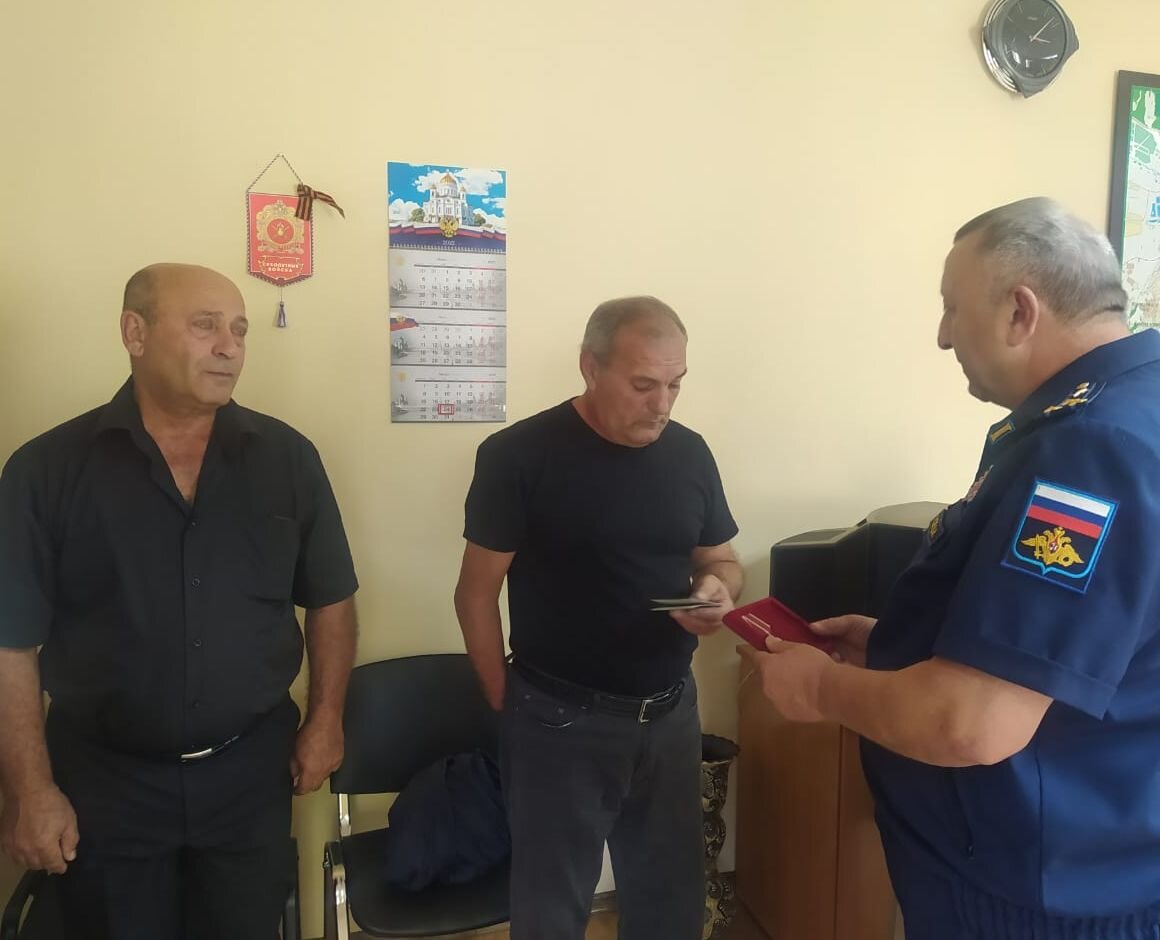 Награду передали отцу героя - Ашоту Мурадяну