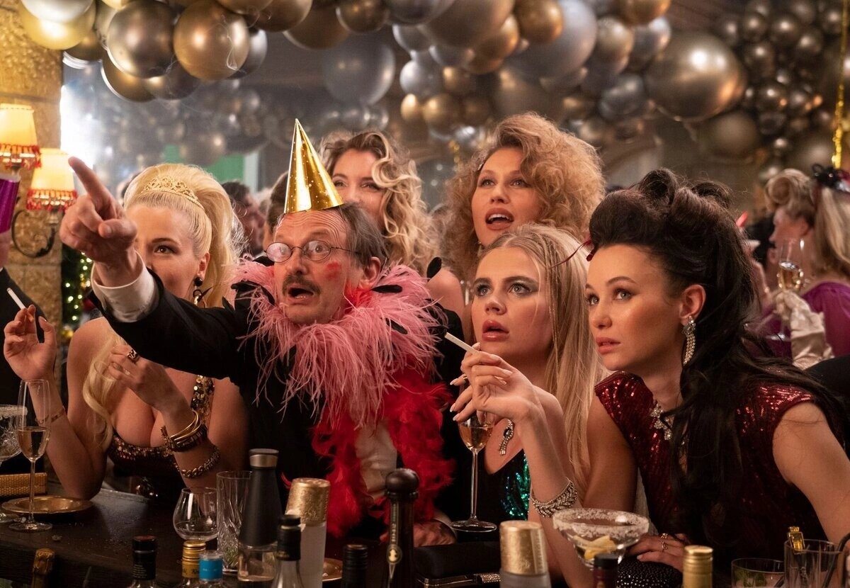 Кадр из фильма "Дворец"