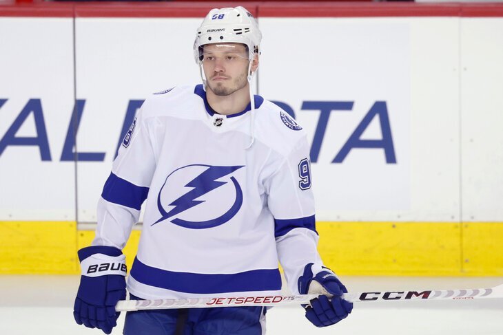 Фото пирамиды с 8 гранями. Кубооктаэдр полуправильные многогранники. Кубик днд d20. Усечённый тетраэдр полуправильные многогранники. Октаэдр 3d.