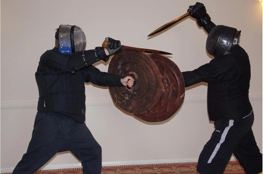 Примерно так выглядели разборки в бронзовом веке