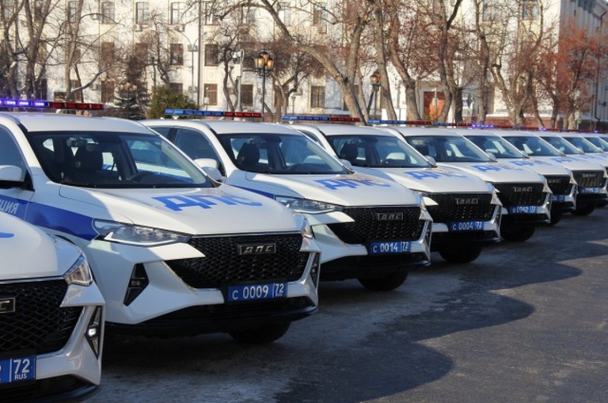    Тюменские автоинспекторы получили новые служебные автомобили