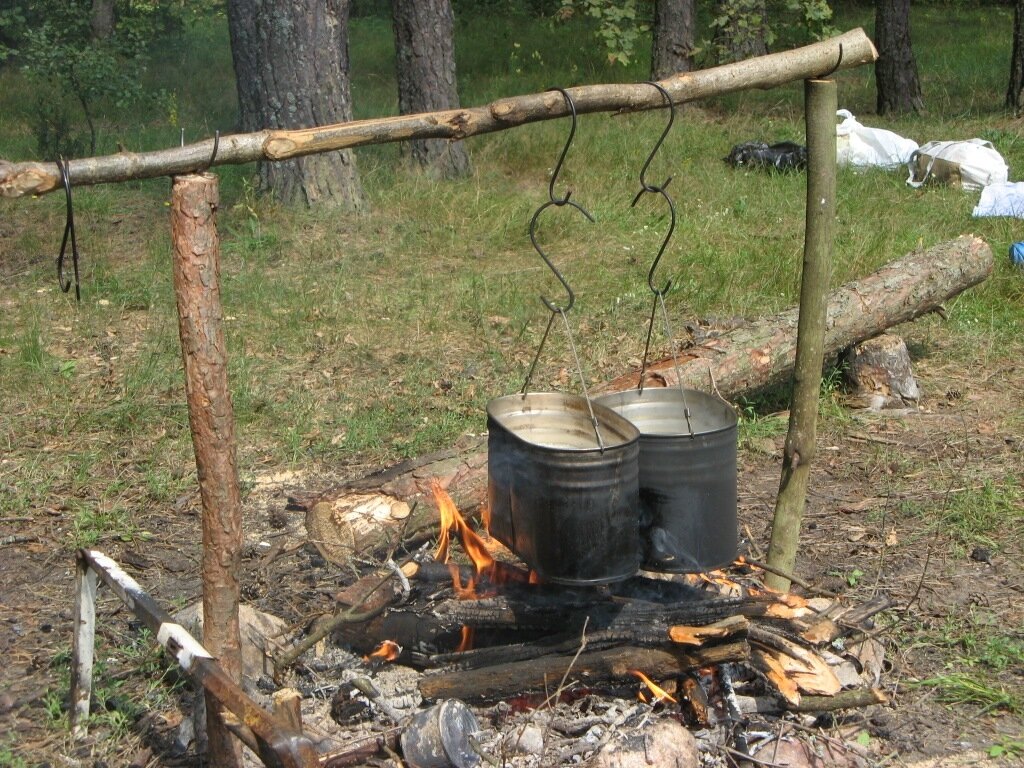 Походные треноги и костровые подставки