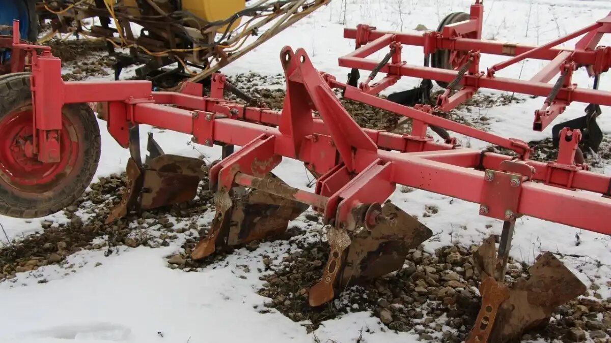 Фото: © Владимир Исаенко / Glavpahar.ru Рабочие органы и детали почвообрабатывающей техники (фото иллюстративное)