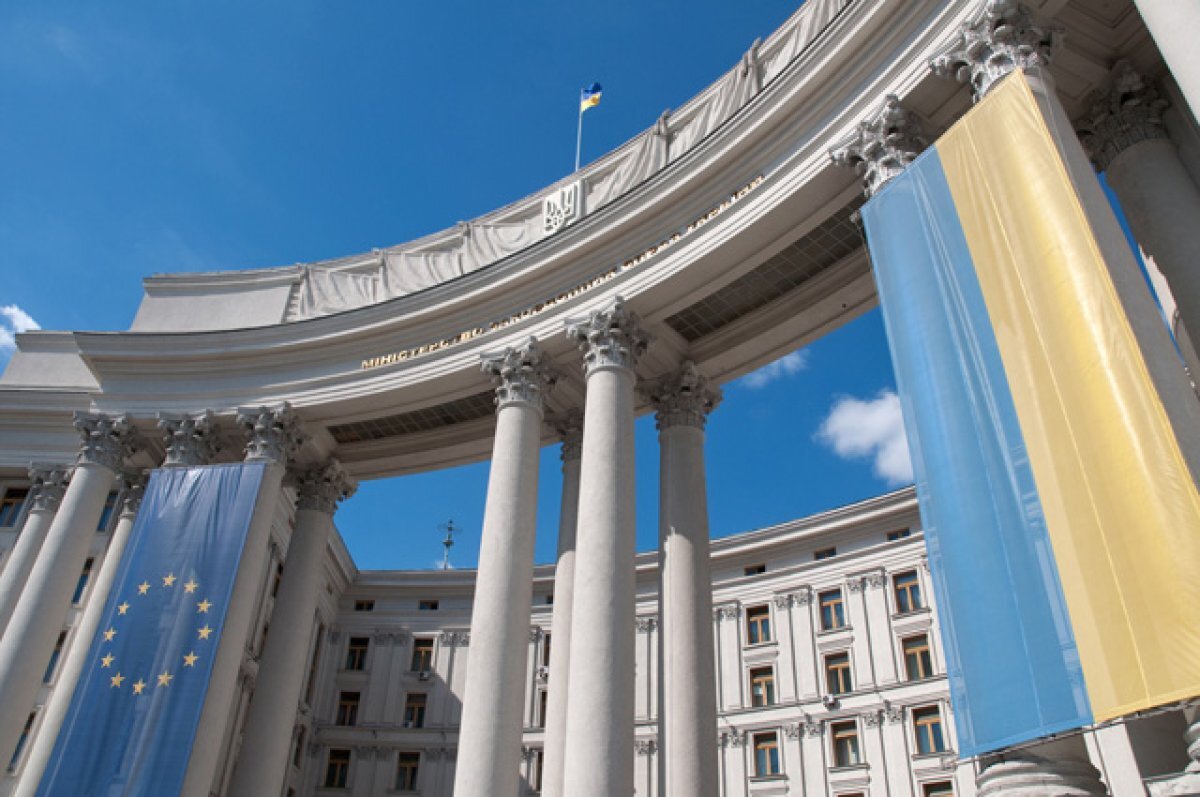    Почти 70% американцев считают, что Украина должна пойти на переговоры с РФ