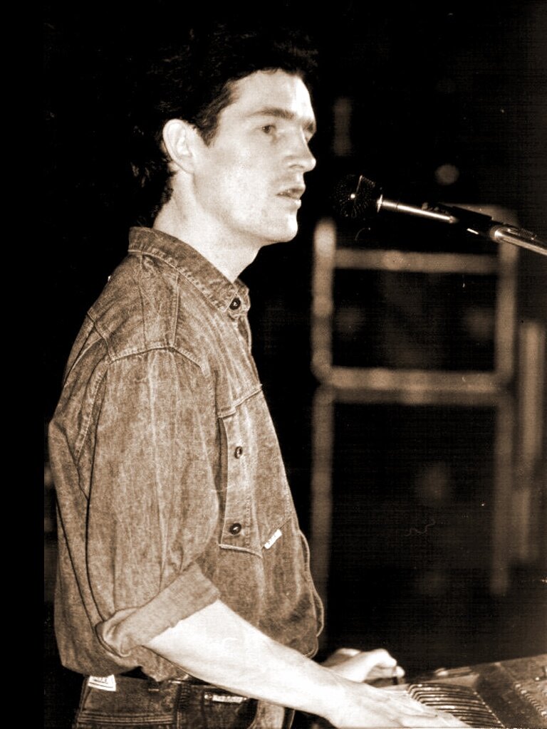 Это фото с концерта в Свердловске. по моему 1989 год.