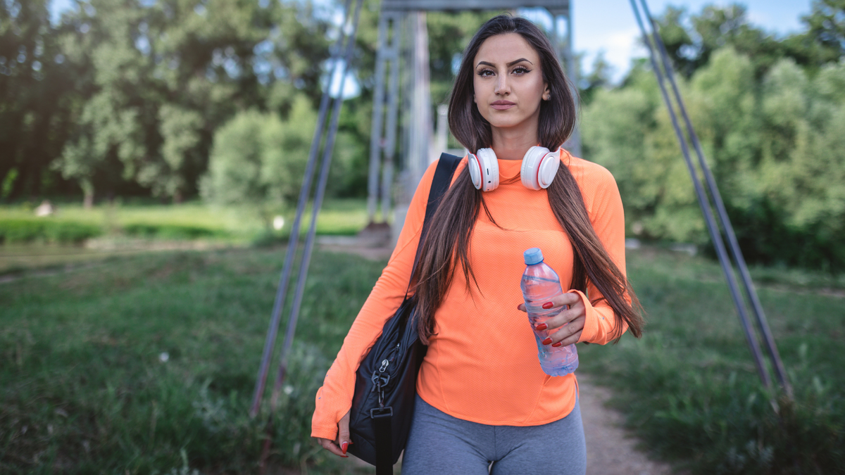 Ленивый муж. Стих про лентяя. Ленивый кот. Лень полезна для здоровья. Уставшая девушка.