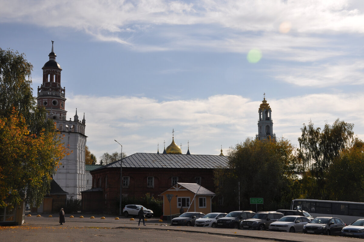 Подмосковье. Сергиев Посад. часть 2 - Прогулка по городу. Памятники к  700-летию С.Радонежского. Пятницкая и Красногорская часовни). | Московский  пенсионер. | Дзен