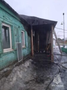    Защитили соседние дома. В Орске пожарные боролись с огнем на Онежской Марина Шарт