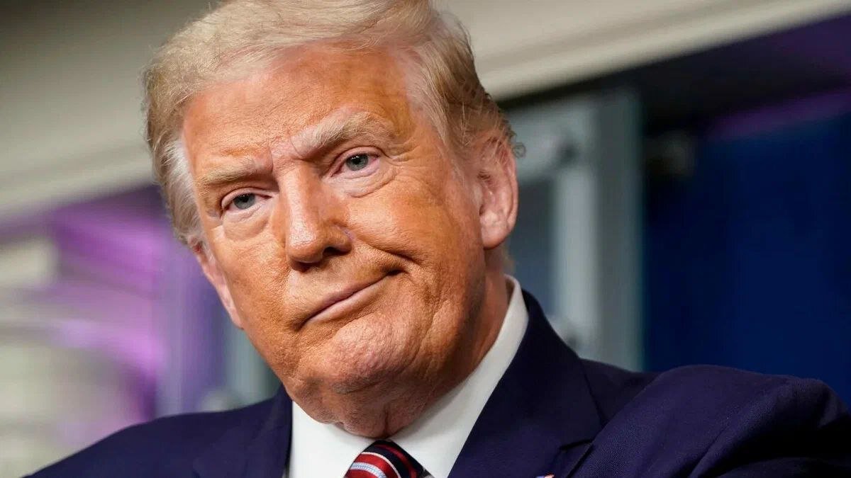 Дональда Трампа оштрафовали на 355 миллионов долларов по делу о мошенничестве 
Суд Нью-Йорка вынес приговор по гражданскому делу о мошенничестве против бывшего президента США Дональда Трампа. CNN сообщил, что судья Артур Энгорон оштрафовал бывшего главу страны на 355 миллионов долларов.

Кроме того, Трампу запрещено подавать заявки на кредиты в банках и других финансовых учреждениях штата в течение следующих трех лет. Суд также запретил Трампу занимать руководящие должности в корпорациях Нью-Йорка на три года.