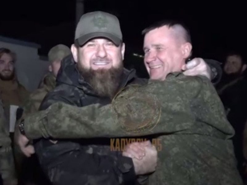 Май 2022 года. Андрей Мордвичев и Рамзан Кадыров празднуют победу 