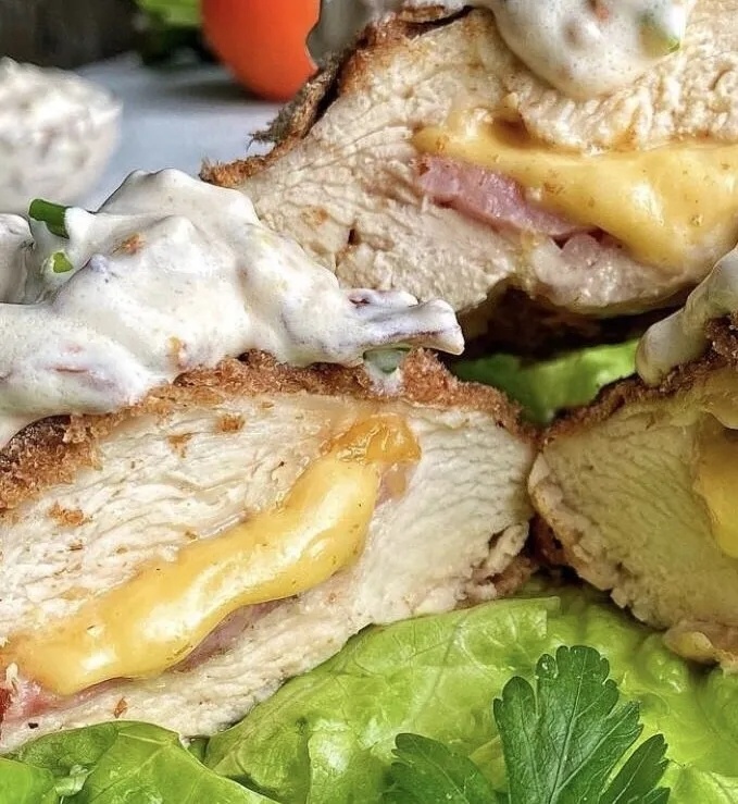 Кур грудка калорийность на 100 грамм. Кбжу куриного филе. Филе курицы калорийность на 100 грамм. Энергетическая ценность 100 г куриной грудки. Куриное филе отварное калорийность.