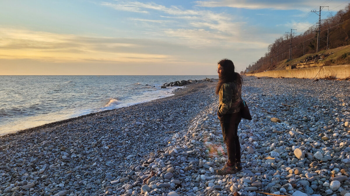 Марко на зимнем пляже в Сочи