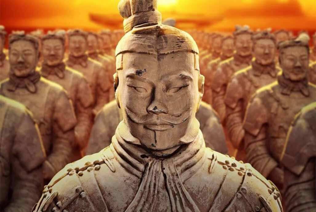 Împăratul chinez Qin Shui Huang în armata de teracotă, făcut în onoarea acestui lider atotputernic.