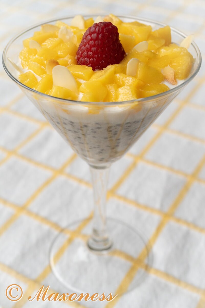 Парфе «Бирхер» с семенами чиа