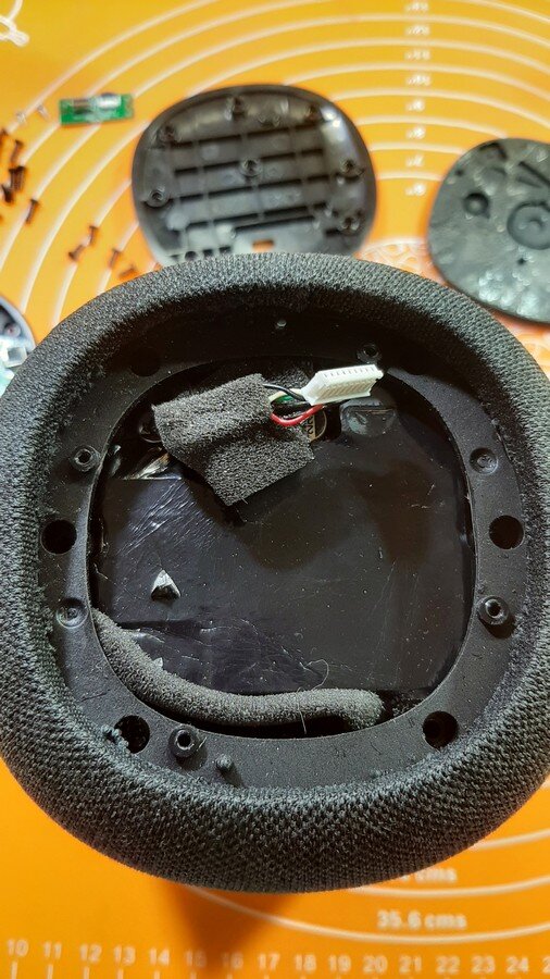 JBL Link Music - снимаю плату кнопок управления