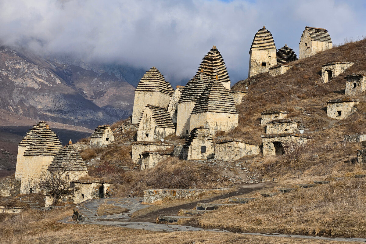 Даргавсский некрополь