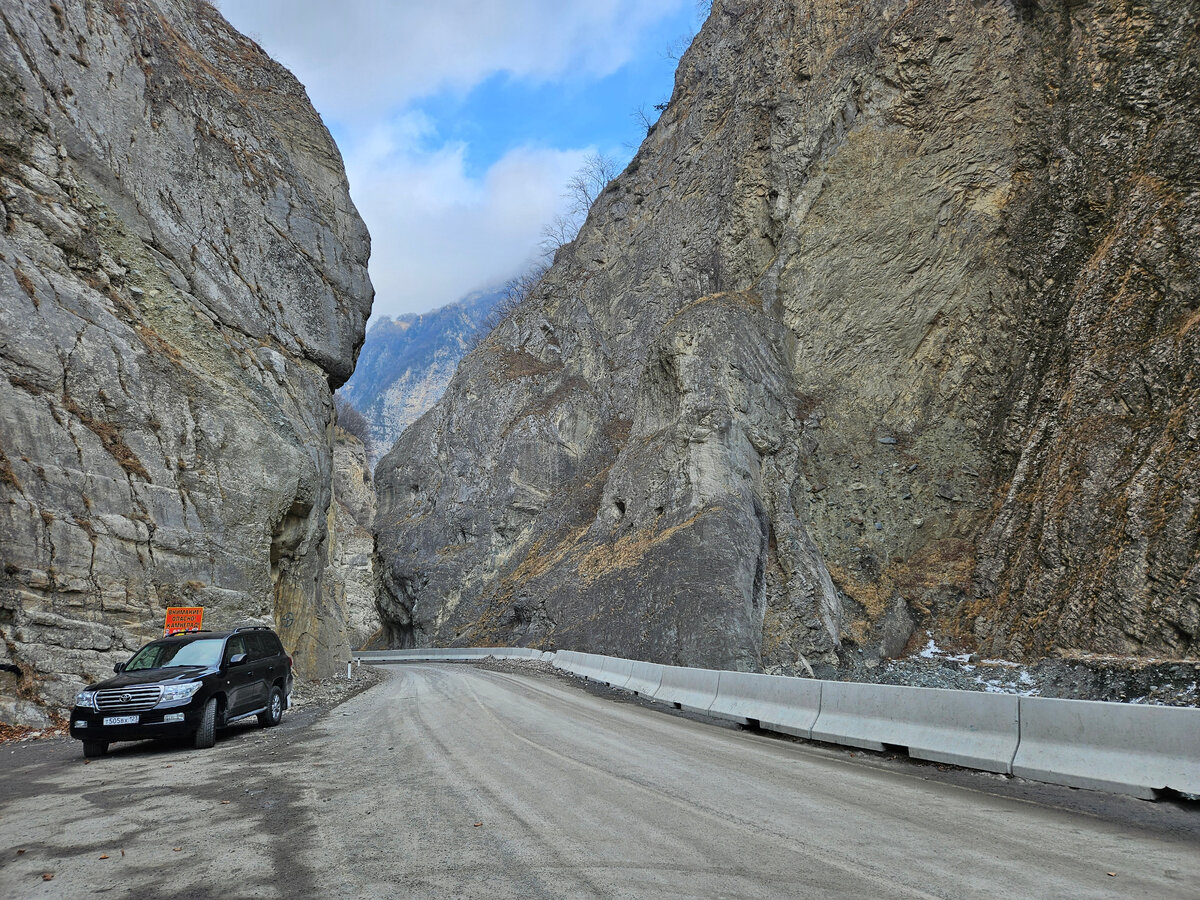 Геналдонское (Кармадонское) ущелье