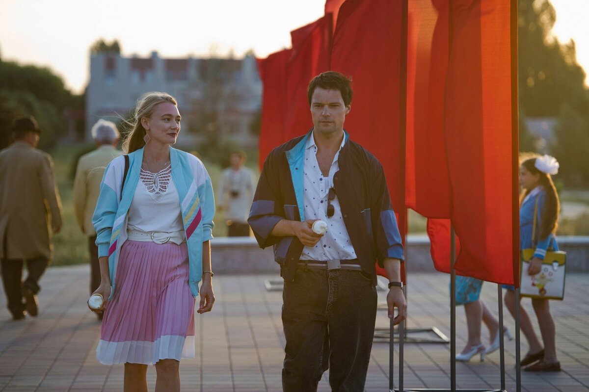 Оксана и Данила в фильме "Чернобыль"