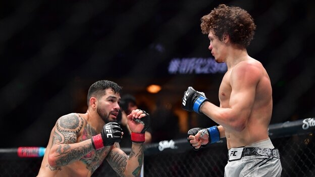    Роман Копылов и Энтони Эрнандес. USA Today Sports