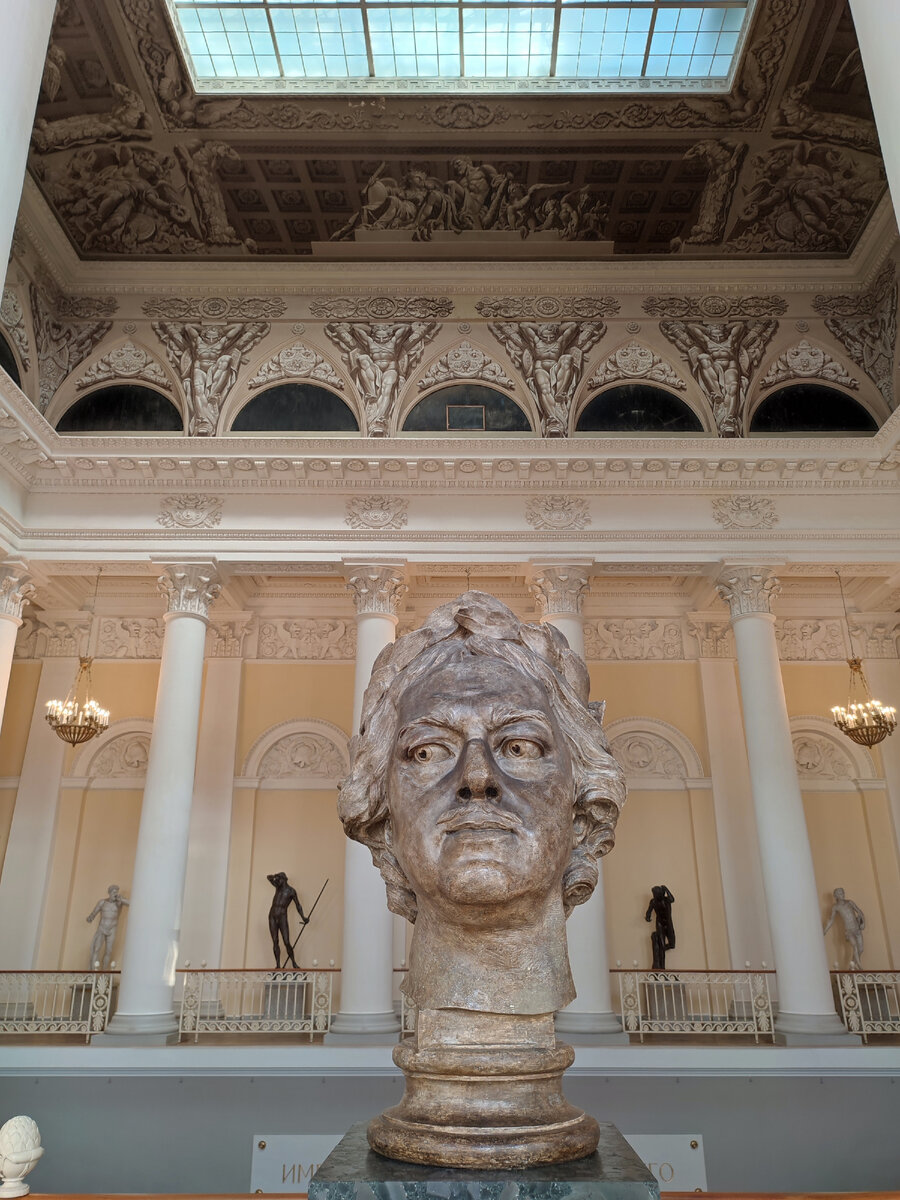 Мари-Анн Колло, ученица Фальконе. 1767 г. Гипсовая копия головы для памятника Петру ( Медный всадник ).