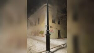  📷    В центре Оренбурга ночью тушили пожар в здании на улице 9 января Белов Михаил Александрович