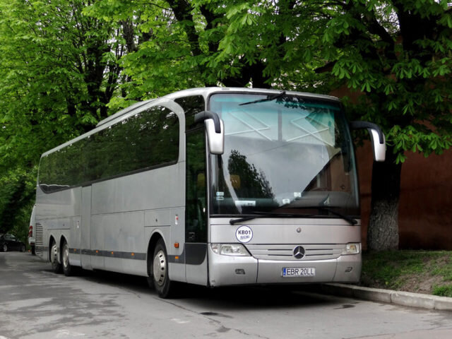 Автобус из Москвы в Евпаторию – это удобный и доступный способ добраться до живописного курорта на Крымском полуострове. Билеты на автобусы можно купить в режиме онлайн или на автовокзалах Москвы.