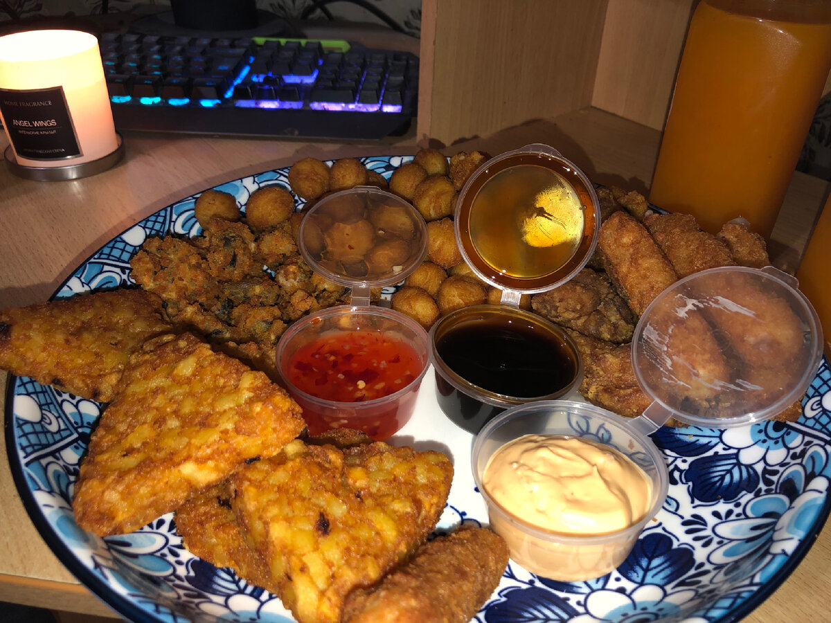 Свечка из "Фикспрайса". Красиво горит. но почти не пахнет