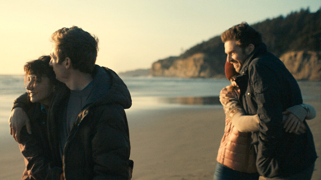 Две пары решают устроить себе релакс и арендуют дом на берегу океана