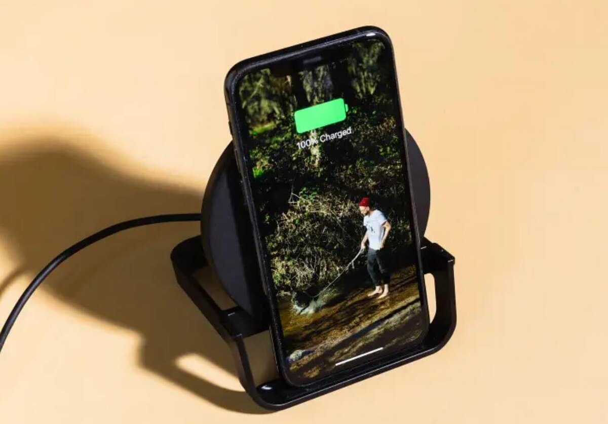 Беспроводной кейс как заряжать. Чехол-накладка apple magsafe для iphone 12/12 pro. Беспроводной кейс как заряжать. Airpods 2 беспроводная зарядка. Наушники airpods pro зарядка.