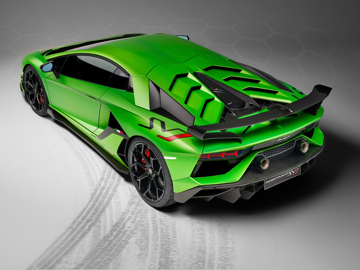 Lamborghini авентадор 2020