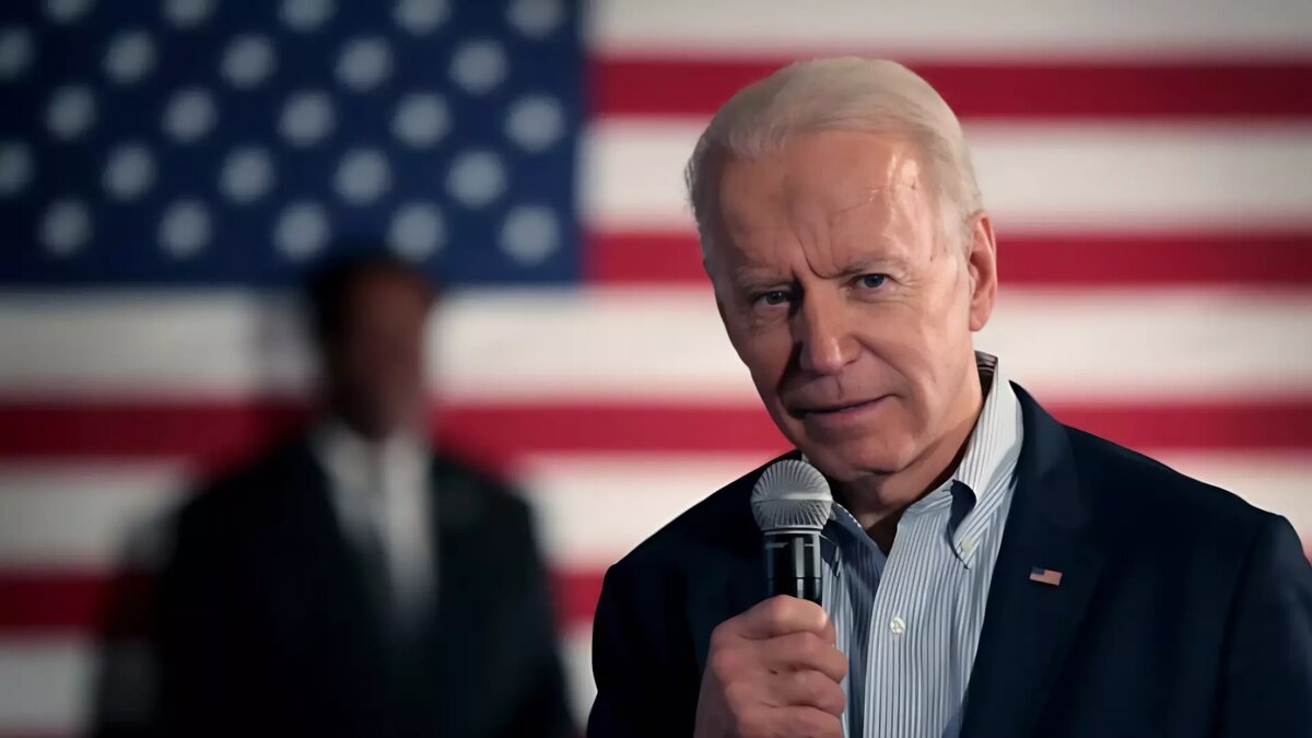     Президент США Джо Байден (на фото) допустил, что Украина может потерять и другие города после Авдеевки. По его мнению, улучшить положение ВСУ может военная помощь США, за которую должен проголосовать Конгресс.