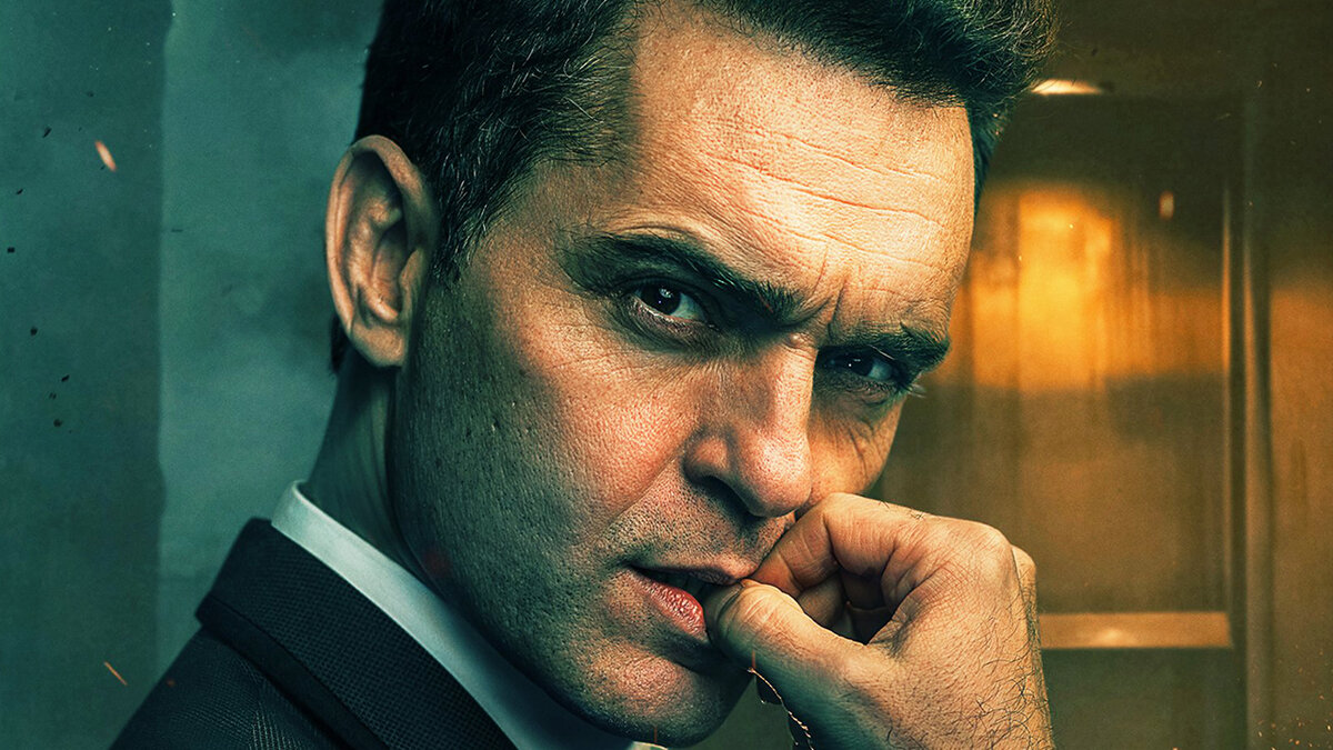  Ожидаемый многими спин-офф знаменитого сериала «Бумажный дом». Вас ждёт увлекательный замес из хитроумных стратегий, пафосных диалогов и сердечных мучений, из-за которых планы героев могут в одночасье пойти прахом