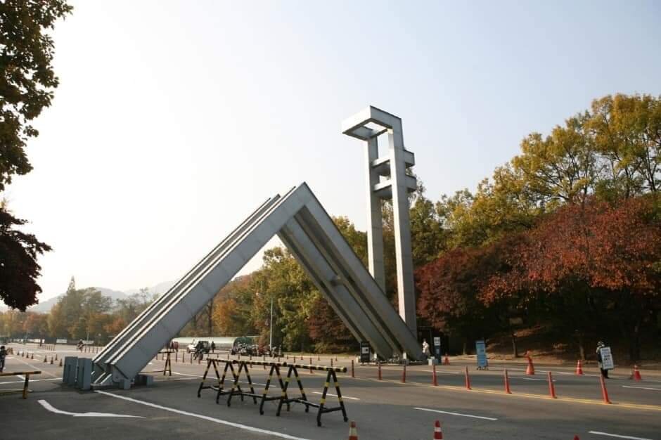   В Сеуле отлично развита городская железнодорожная сеть, поэтому практически в любой уголок столицы можно легко добраться на метро.-2