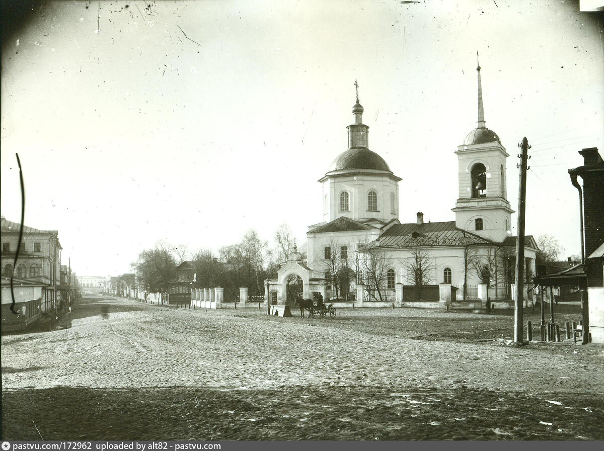 Снесенная в советские годы церковь св. Варвары на ул. Варварская (в советское время ул. Фигнер)