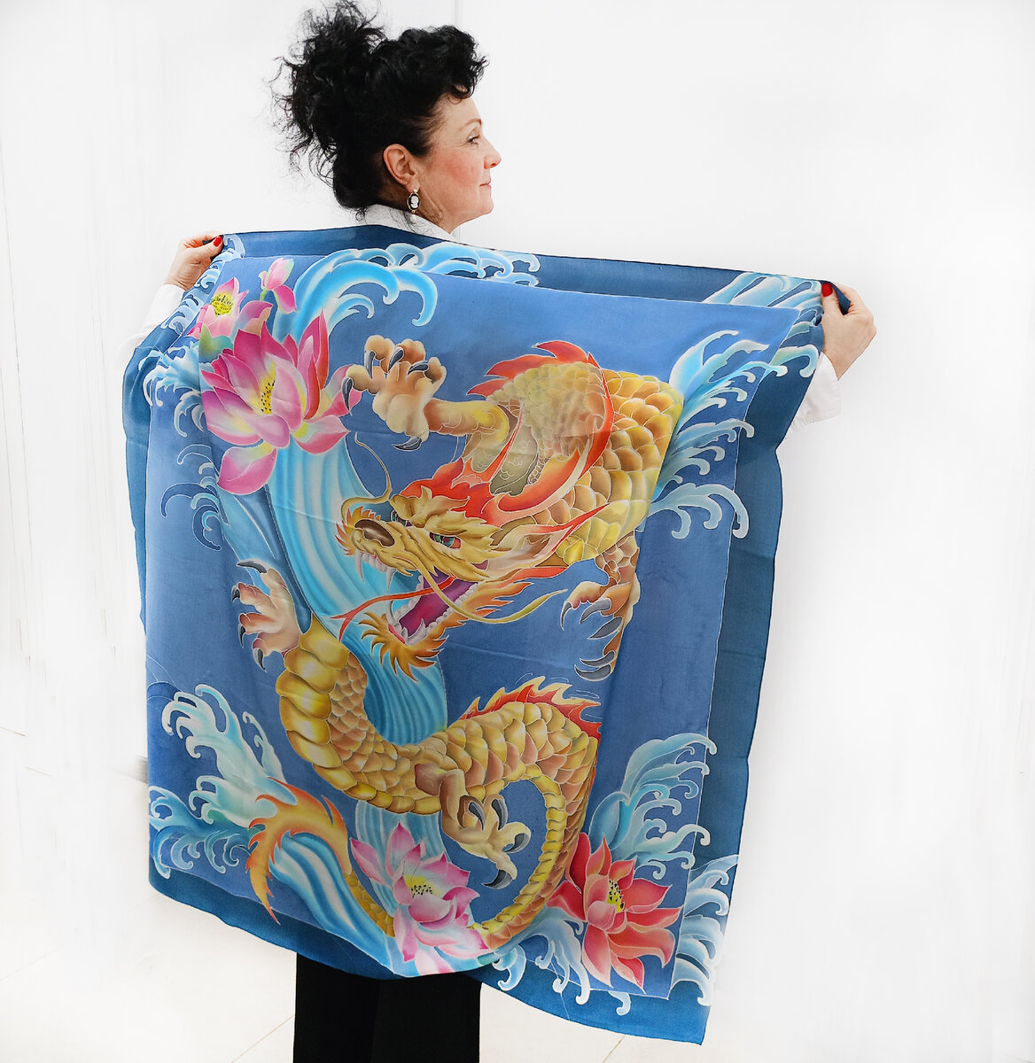 Авторский платок 140х140 в технике холодный батик . "Китайский дракон!