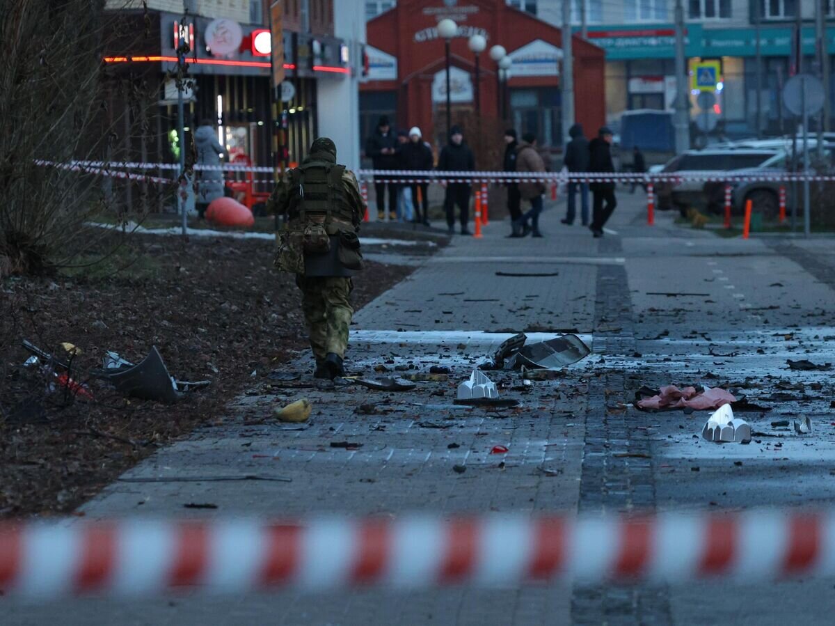    Последствия обстрела центра Белгорода ВСУ© РИА Новости / Антон Вергун