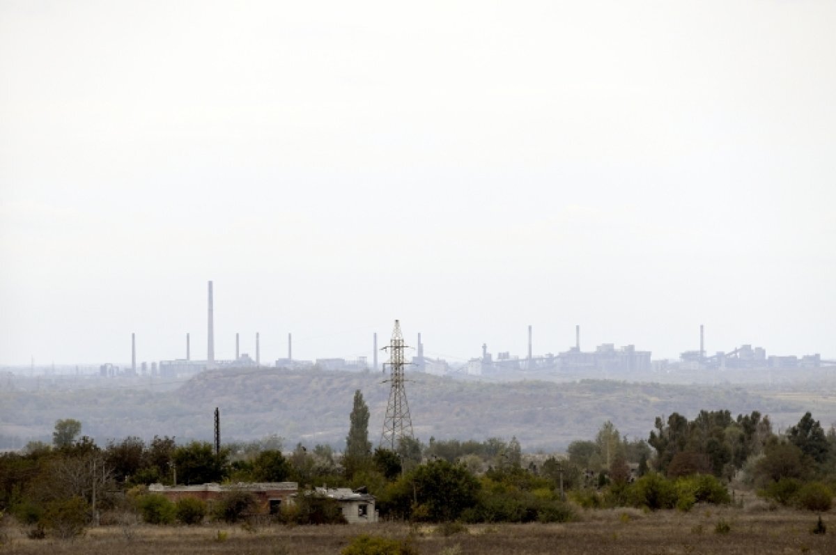    Вид на коксохимический завод в Авдеевке.