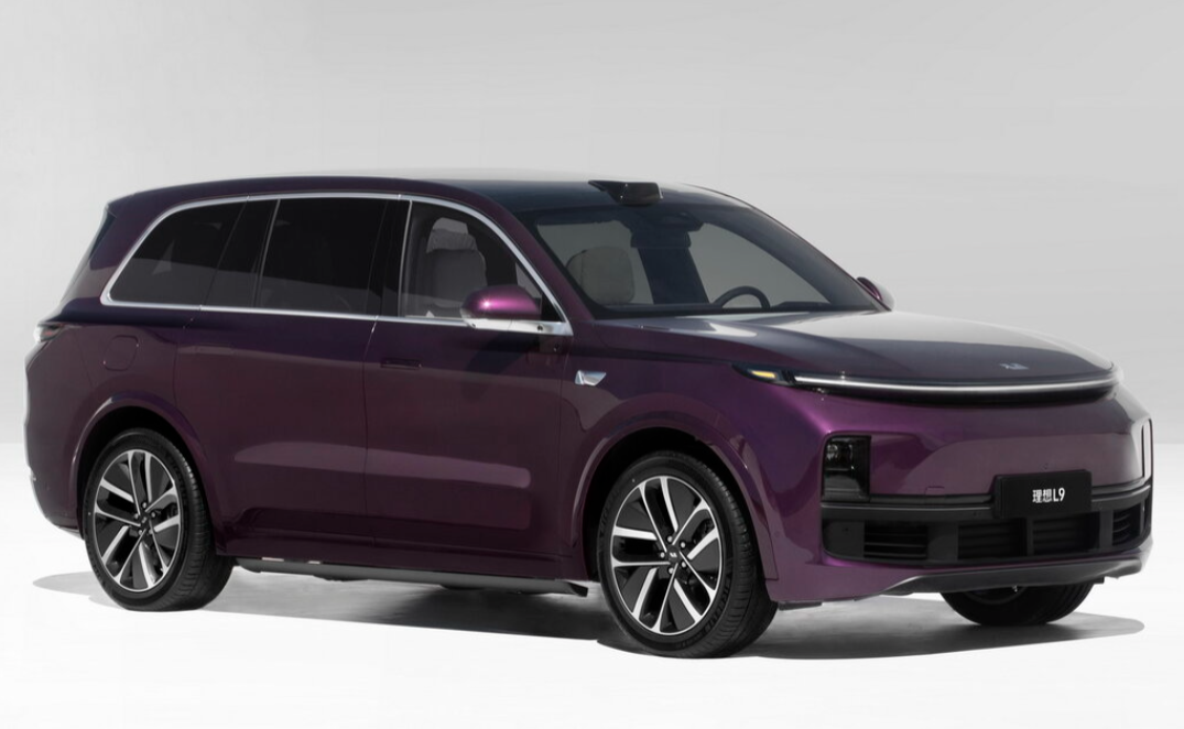 Li L9 - это электромобиль, производимый компанией Li Auto. Этот электромобиль предлагает просторный интерьер, дальнюю поездку на одной зарядке и передовые технологии. Он оснащен мощным электродвигателем и батареей, которая обеспечивает впечатляющий пробег. Li L9 также имеет современный дизайн и множество удобных функций.
