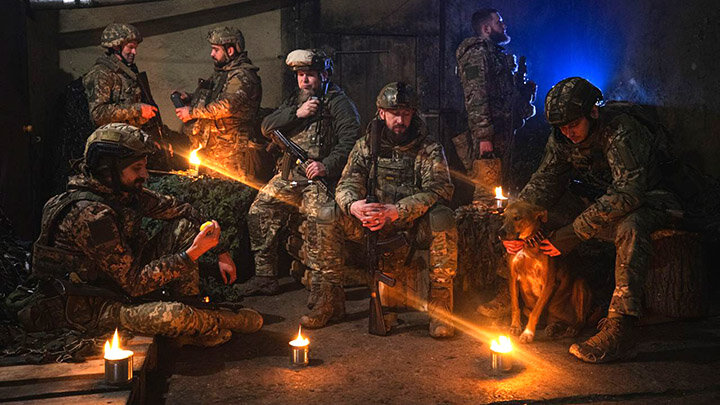 МЫ БОРЕМСЯ НЕ С ЛЮДЬМИ, НЕ С ОДУРАЧЕННЫМИ УКРАИНЦАМИ, А С ИДЕОЛОГИЕЙ. КОТОРАЯ ЗАТОЧЕНА НА ТО, ЧТОБЫ "УБИТЬ МОСКАЛЯ". ФОТО: ТГ-КАНАЛ ZELENSKIY OFFICIAL