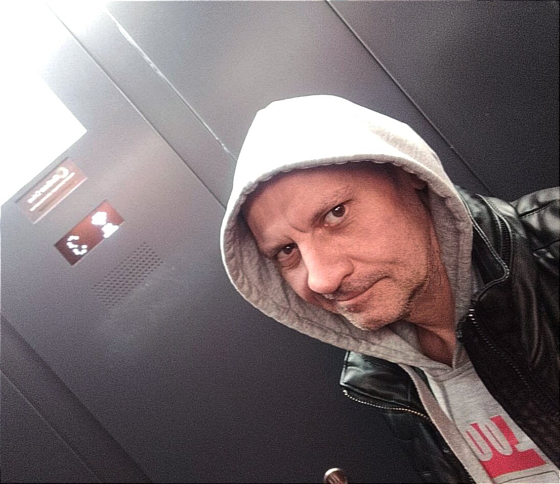 Поднимаюсь на этаж, навстречу приключениям!