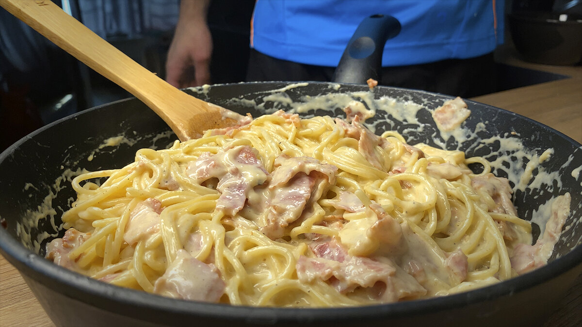 Макароны с курицей. Макароны с курицей. Спагетти с курицей. Филе со спагетти. Спагетти с курицей.