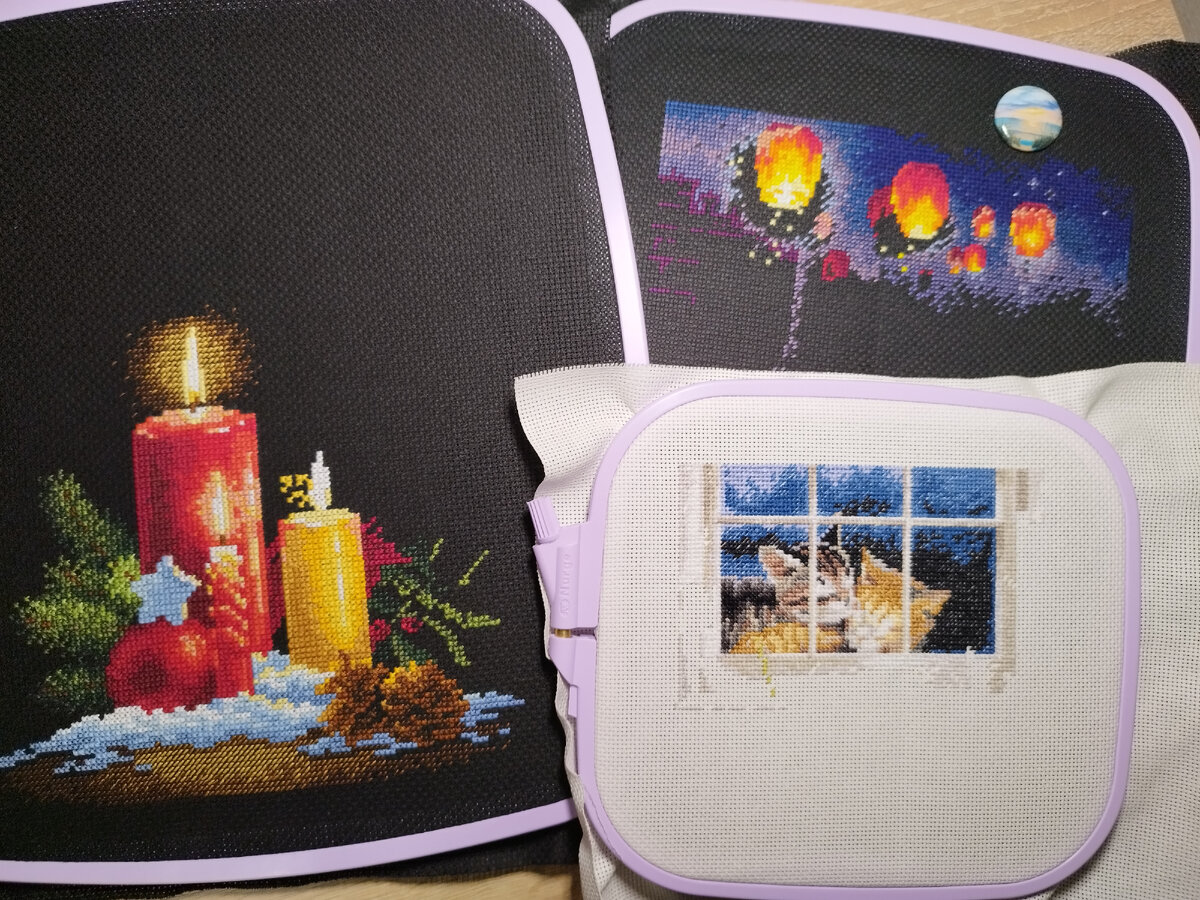 вышивает Анастасия