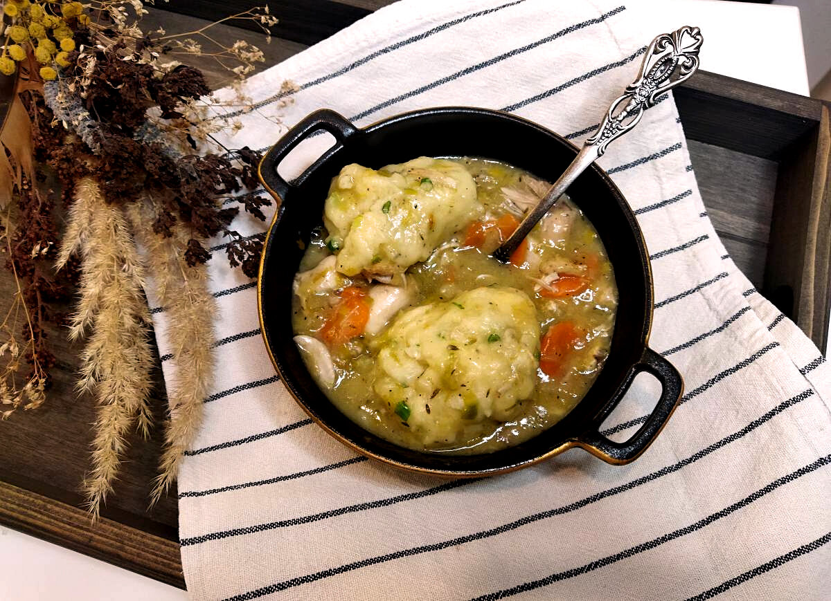 Клецки с куриной похлебкой