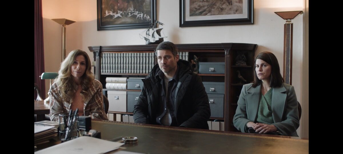 Кадр из сериала.