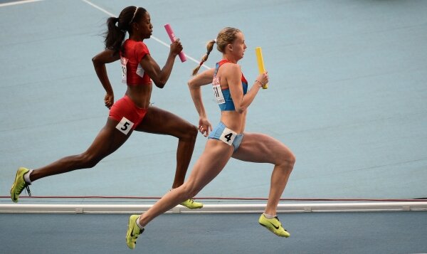 Форма для легкой атлетики. Профессиональный бег. Легкая атлетика крупный план. Легкая атлетика. Красивые легкоатлеты.