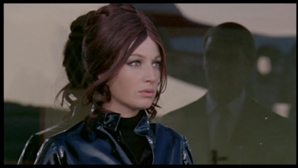 Кадр из фильма "Не промахнись, Асунта!" взят для иллюстрации из Яндекс Картинки.  