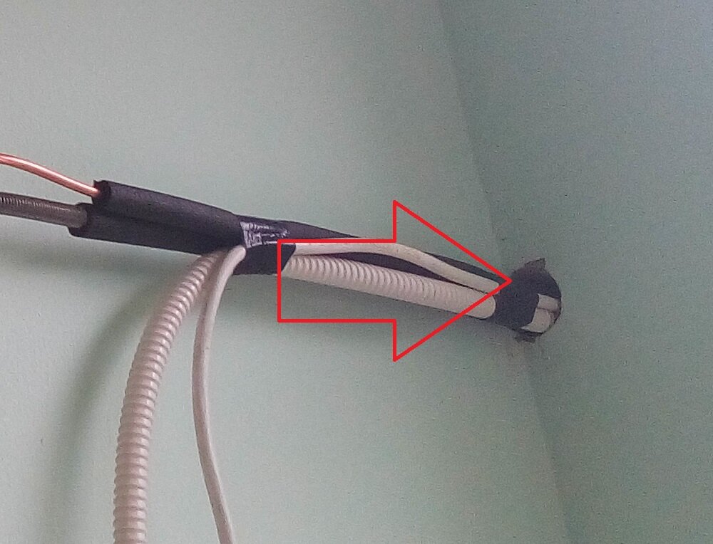 Фото из интернета. Входное отверстие для трубок кондиционера