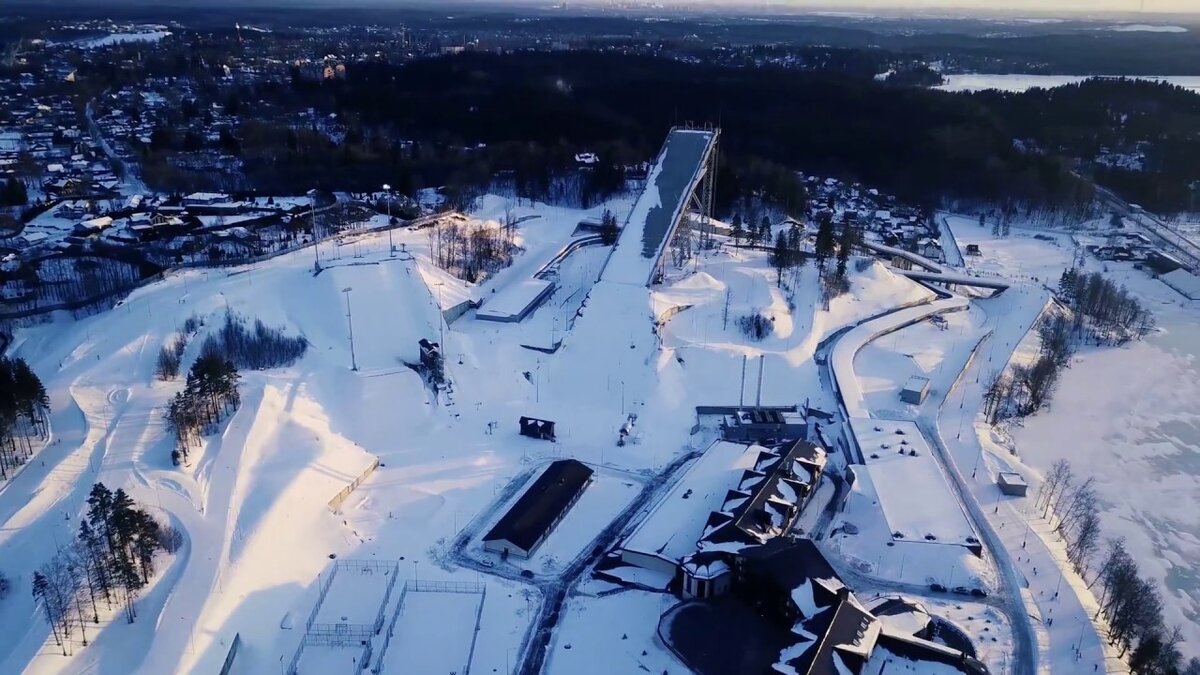 Учебно-тренировочный цент «Кавголово» с высоты птичьего полёта. Фото с сайта bangkokbook.ru