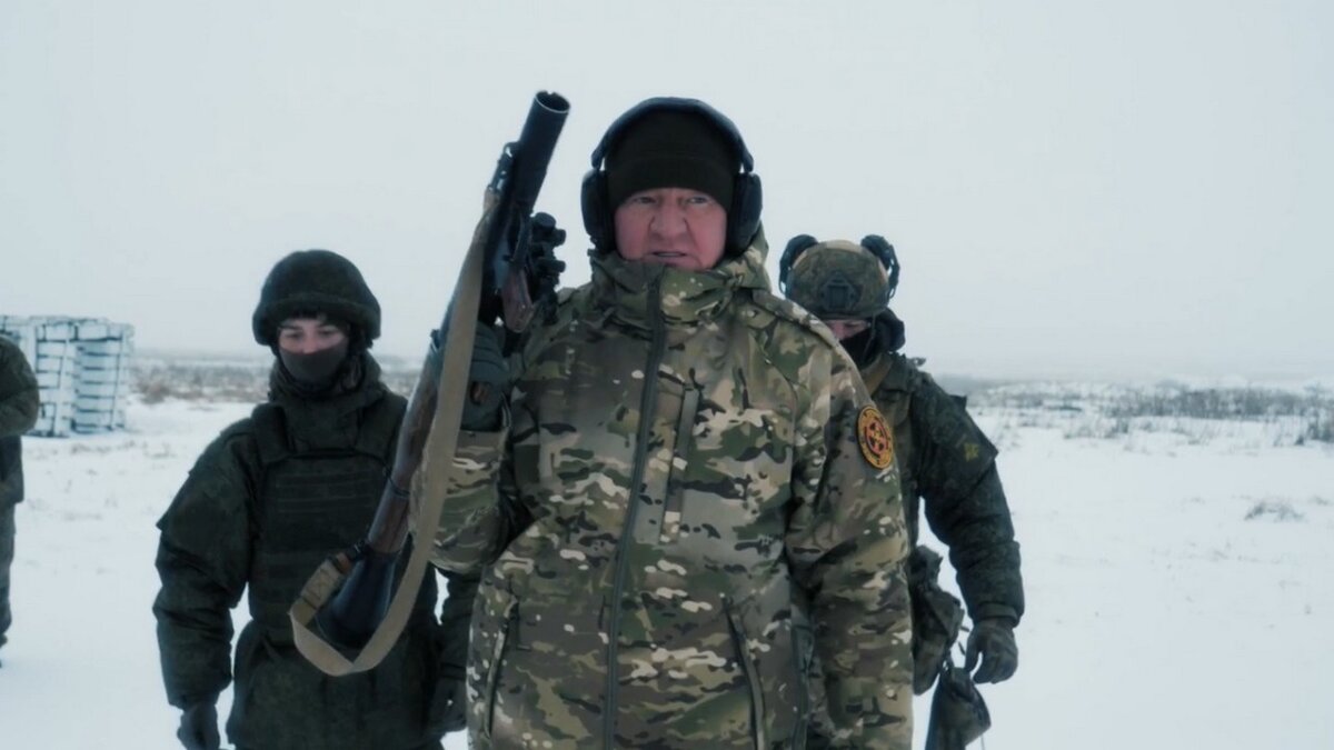    Губернатор Роман Старовойт принял участие в тренировке добровольной народной дружины